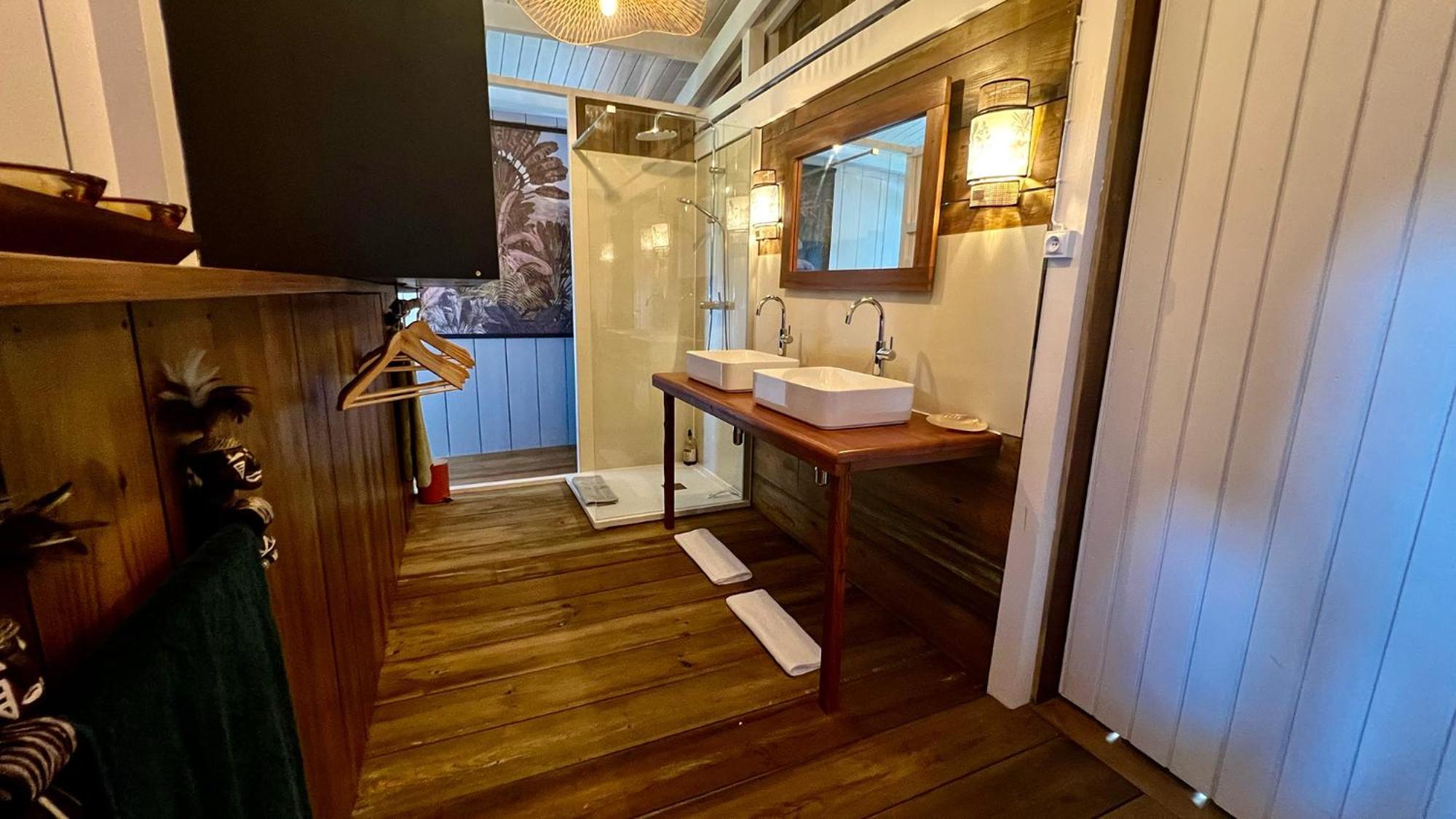 Chambre D'Hotes Le Sucrier ゴヤーヴ 部屋 写真