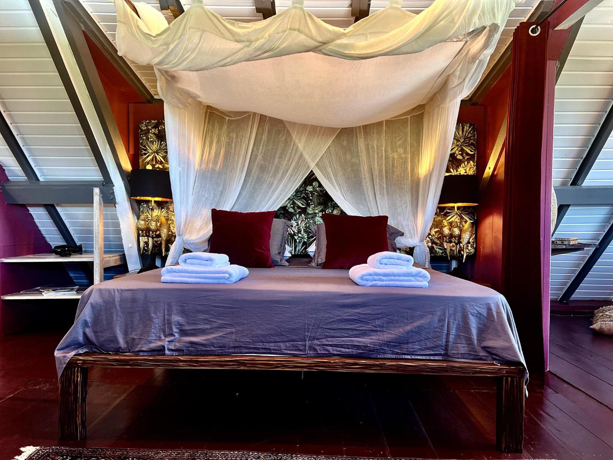 Chambre D'Hotes Le Sucrier ゴヤーヴ 部屋 写真